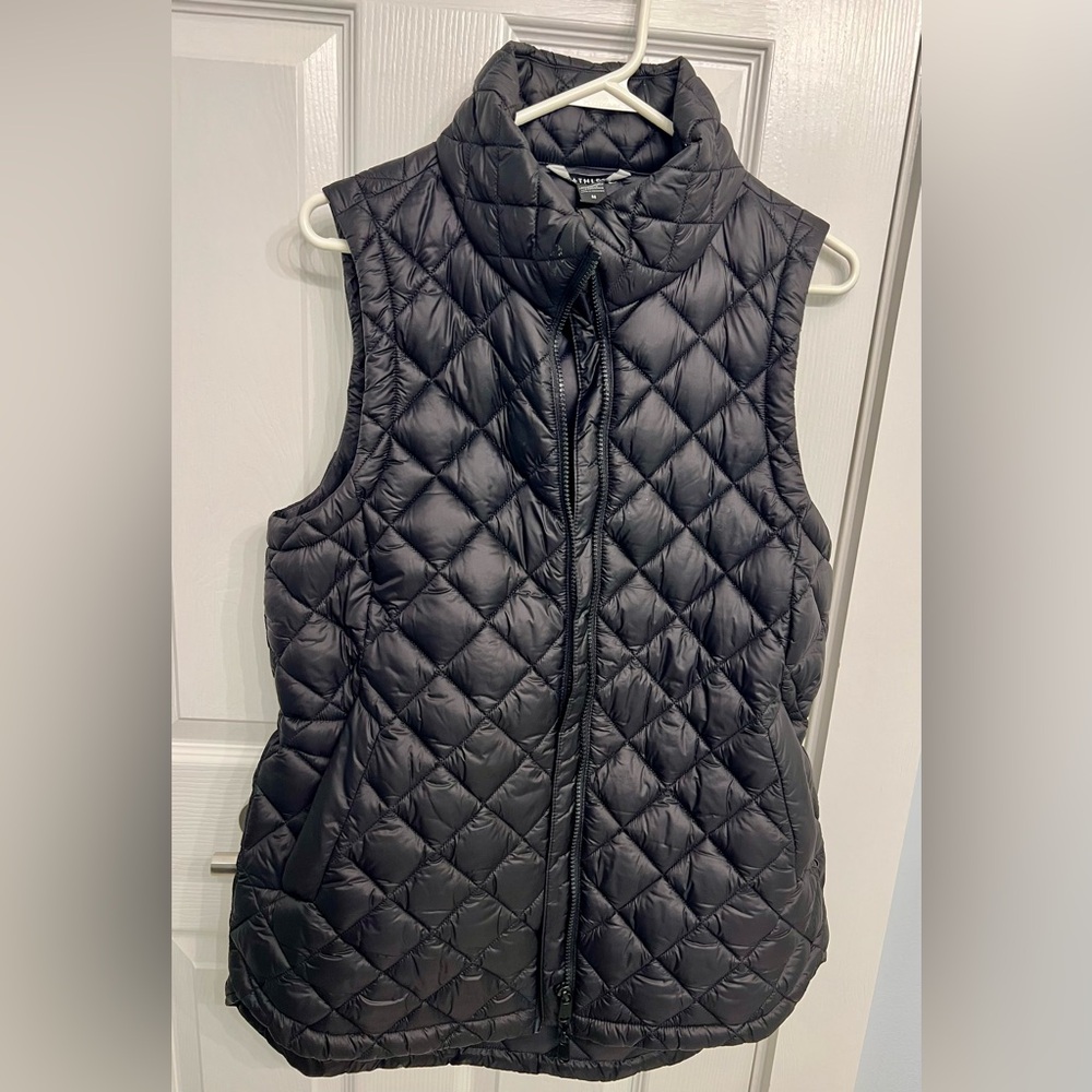 NWOT Athleta Puffer Vest
